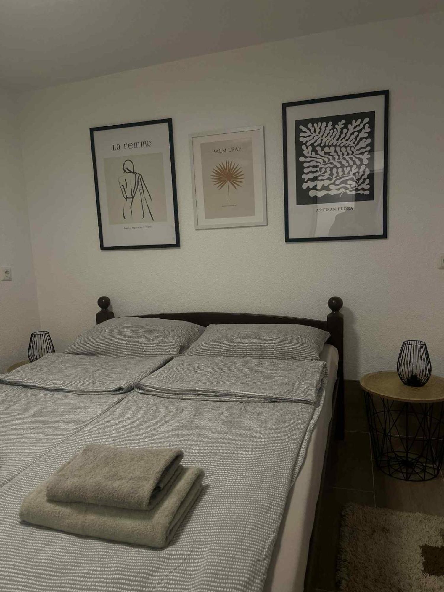 Studio Apartman Azra Kulen Vakuf Bagian luar foto