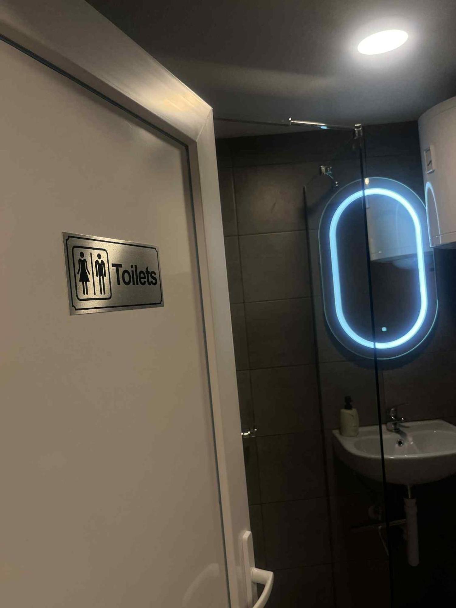Studio Apartman Azra Kulen Vakuf Bagian luar foto